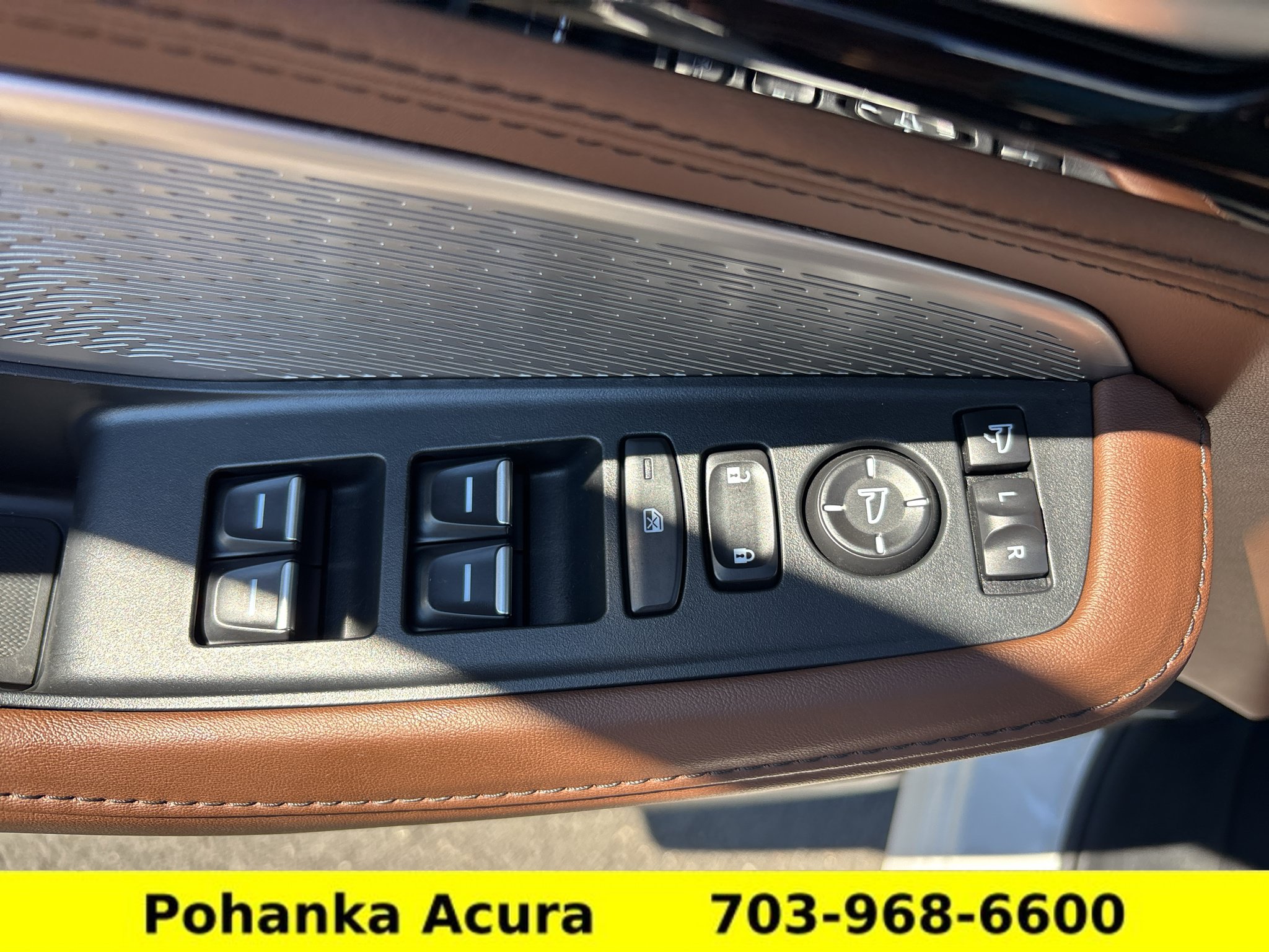 Used 2023 Acura MDX w/ Advance Package AWD/4WD image 18