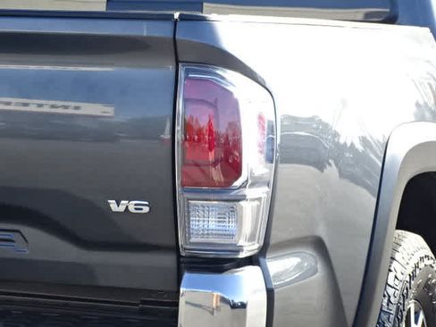 Certified 2023 Toyota Tacoma TRD Off-Road AWD/4WD image 11