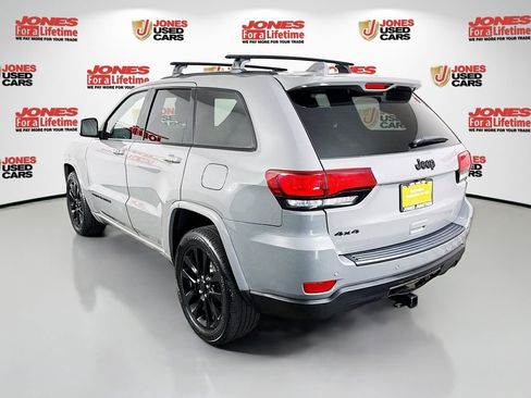 Used 2019 Jeep Grand Cherokee Altitude AWD/4WD image 2