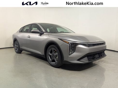 New 2026 Kia K4 LXS image 1