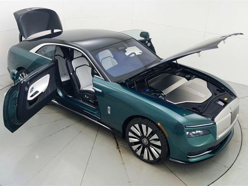 Used 2024 Rolls-Royce Spectre w/ Spectre Launch Package image 28