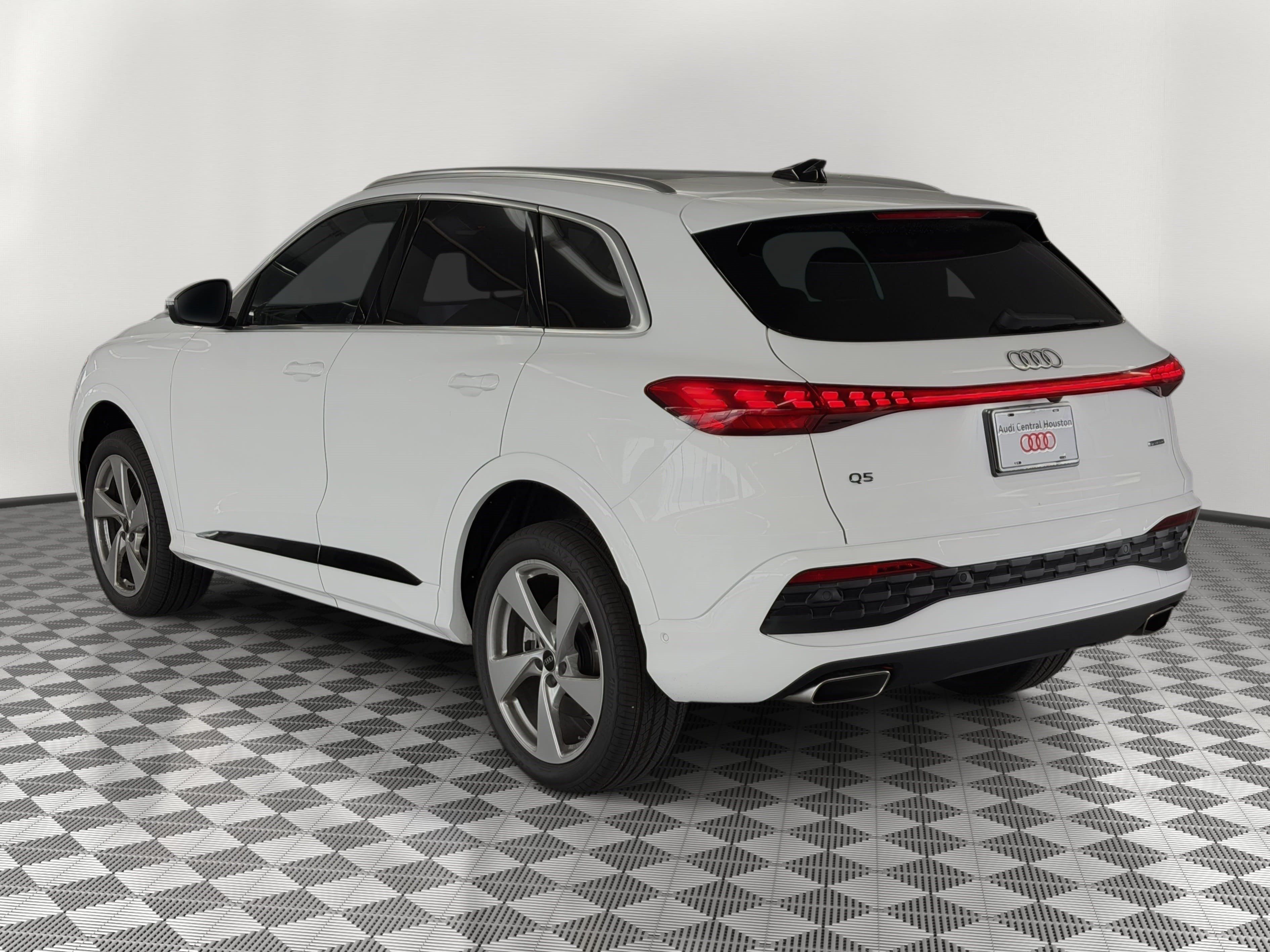 New 2026 Audi Q5 Premium Plus AWD/4WD image 3