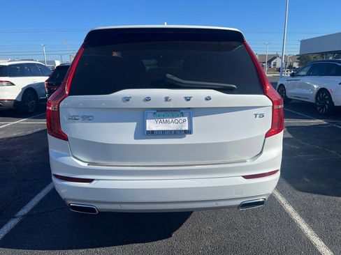 Used 2020 Volvo XC90 T5 Momentum w/ Protection Package Premier FWD image 3