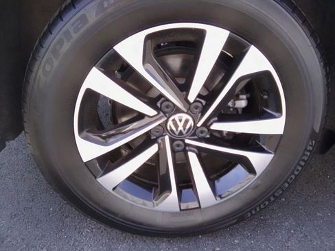 Used 2024 Volkswagen Tiguan S image 3