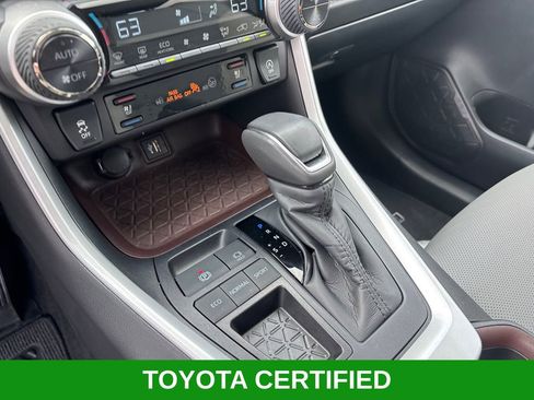 Used 2025 Toyota RAV4 Limited image 17
