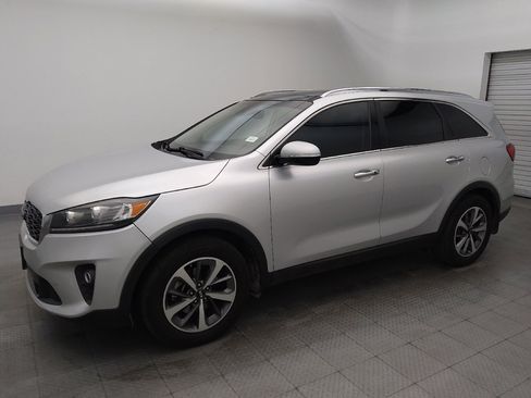 Used 2019 Kia Sorento EX w/ EX Touring Package image 2