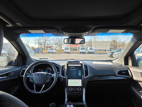 Used 2024 Ford Edge ST-Line image 11