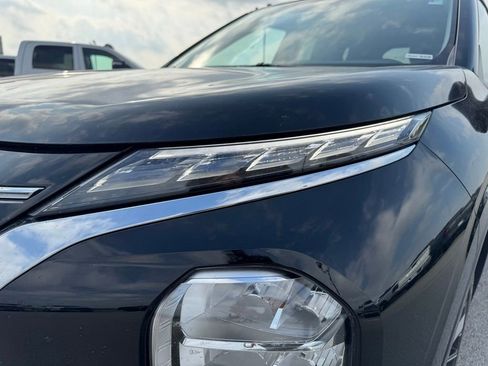 Used 2025 Mitsubishi Outlander SE FWD image 10