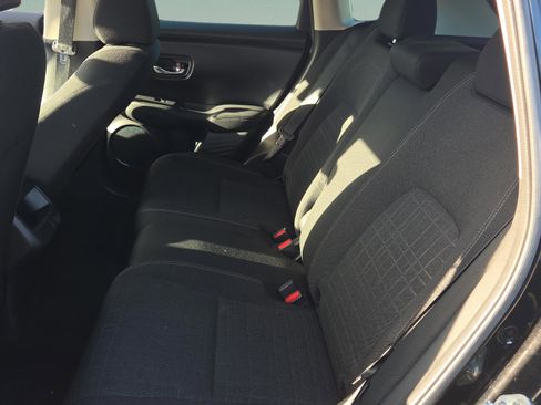 Used 2023 Honda HR-V LX image 38