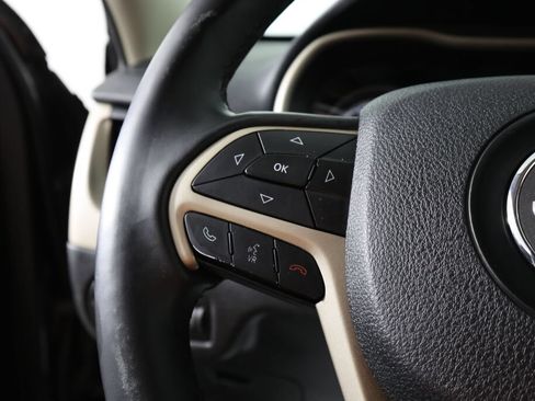Used 2014 Jeep Cherokee Latitude FWD image 32