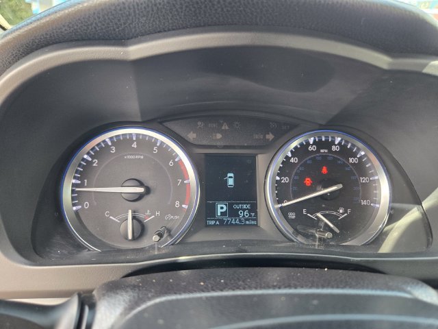 Used 2015 Toyota Highlander LE FWD image 18
