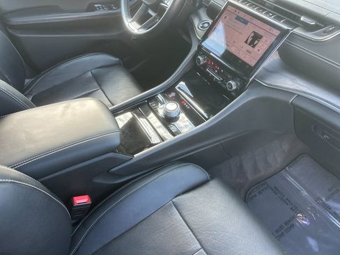 Used 2021 Jeep Grand Cherokee L Overland w/ Luxury Tech Group IV image 17