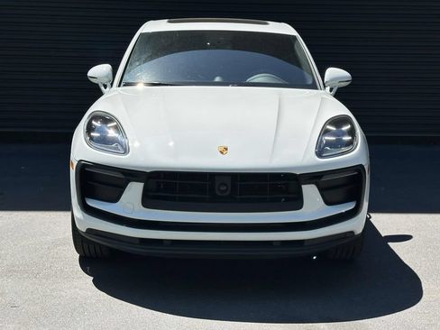Certified 2026 Porsche Macan AWD/4WD image 8