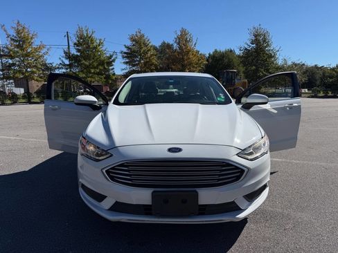 Used 2017 Ford Fusion S image 2