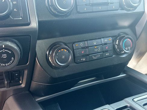 Used 2020 Ford F150 XLT w/ Equipment Group 302A Luxury AWD/4WD image 14