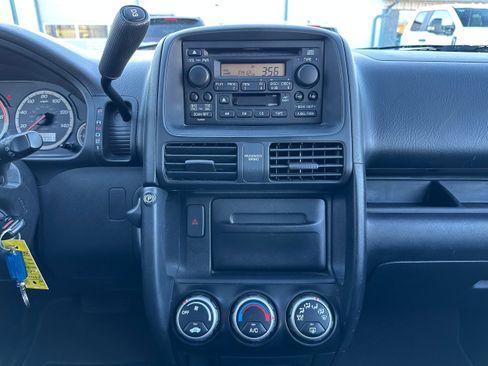 Used 2005 Honda CR-V LX image 14