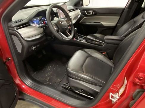 Used 2024 Jeep Compass Limited image 12