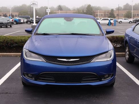 Used 2016 Chrysler 200 S w/ Comfort Group AWD/4WD image 2