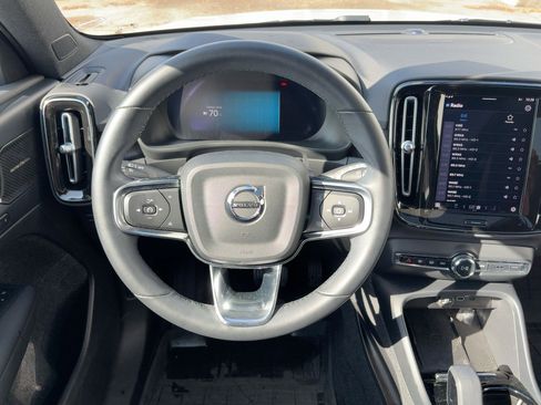 Certified 2023 Volvo XC40 Recharge Ultimate image 24