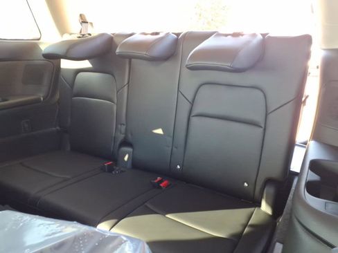 New 2026 Nissan Pathfinder Platinum image 30