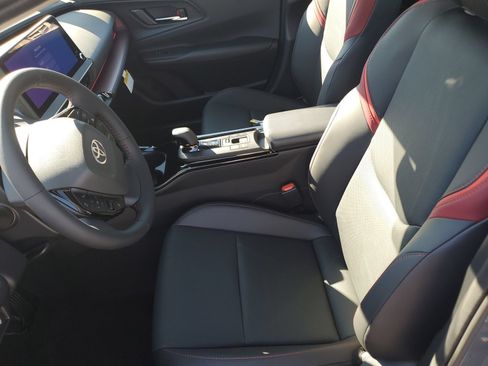 New 2026 Toyota Prius Plug-In Hybrid FWD image 16