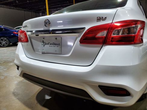 Used 2018 Nissan Sentra SV FWD image 40