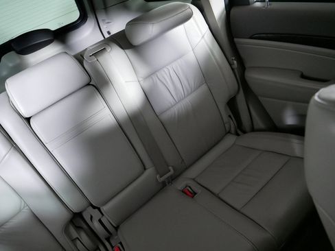 Used 2011 Jeep Grand Cherokee Laredo AWD/4WD image 14