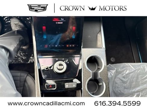 New 2026 Cadillac Escalade V w/ LPO, ONYX Package AWD/4WD image 21