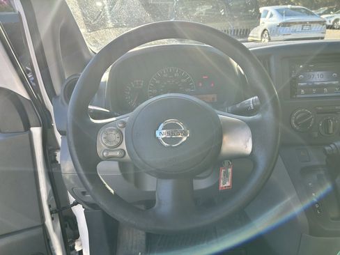 Used 2017 Nissan NV200 S image 9