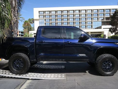 Used 2023 Toyota Tundra Platinum w/ Advanced Package AWD/4WD image 5