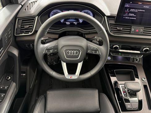 Used 2024 Audi Q5 e Premium Plus w/ Premium Plus Package AWD/4WD image 13