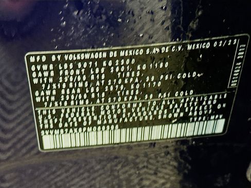 Used 2023 Volkswagen Tiguan SE image 12