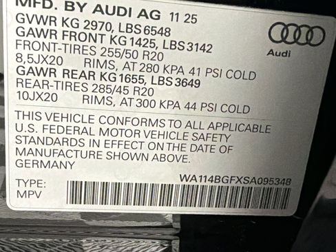 New 2025 Audi Q6 e-tron Premium image 19