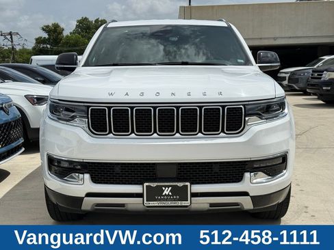 Used 2024 Jeep Wagoneer Series II w/ Flexible Seating Group RWD image 4