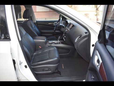 Used 2016 Nissan Pathfinder Platinum w/ Cargo Package FWD image 36
