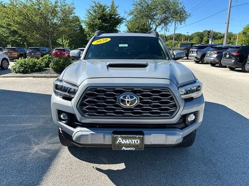 Used 2020 Toyota Tacoma TRD Sport w/ TRD Premium Sport Package AWD/4WD image 3