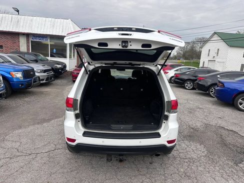 Used 2016 Jeep Grand Cherokee Laredo w/ Quick Order Package 23E image 16