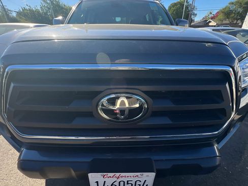 Used 2020 Toyota Tacoma SR5 RWD image 12