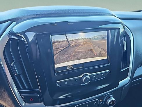 Used 2021 Chevrolet Traverse LS image 24