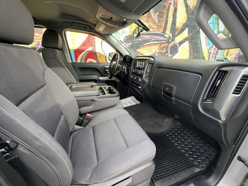 Used 2018 Chevrolet Silverado 1500 LT w/ All Star Edition image 33