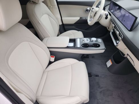 New 2026 Genesis GV60 RWD image 10