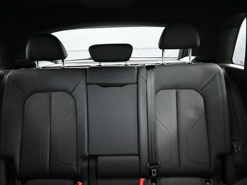 Certified 2025 Audi Q3 2.0T Premium AWD/4WD image 18