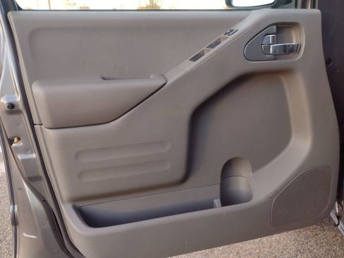 Used 2021 Nissan Frontier SV w/ SV Utility Package image 14