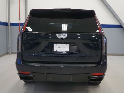 Used 2023 Cadillac Escalade Sport Platinum w/ LPO, ONYX Package AWD/4WD image 5