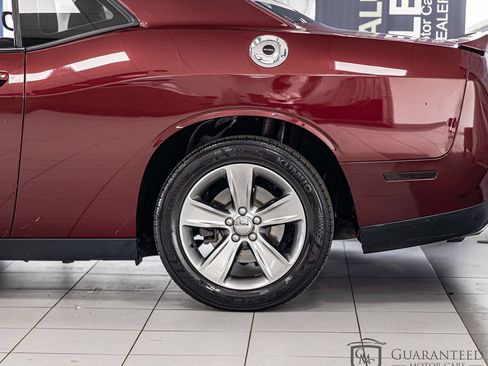 Used 2019 Dodge Challenger SXT RWD image 8