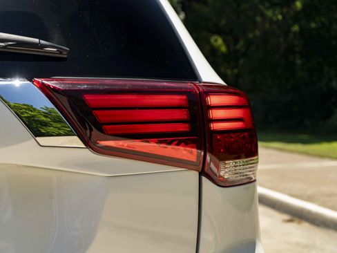 Used 2020 Mitsubishi Outlander SEL FWD image 13