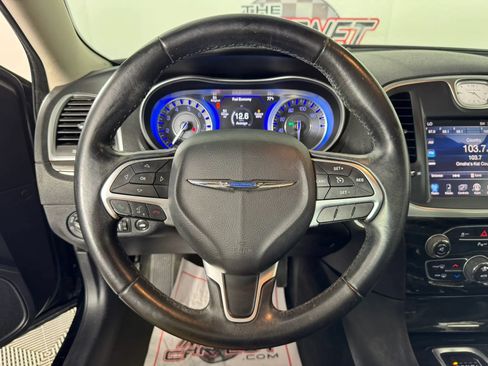 Used 2015 Chrysler 300 Limited w/ Driver Convenience Group AWD/4WD image 13