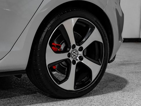 Used 2017 Volkswagen GTI SE FWD image 67