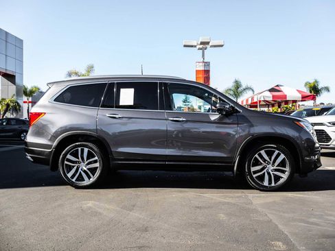 Used 2017 Honda Pilot Touring image 11