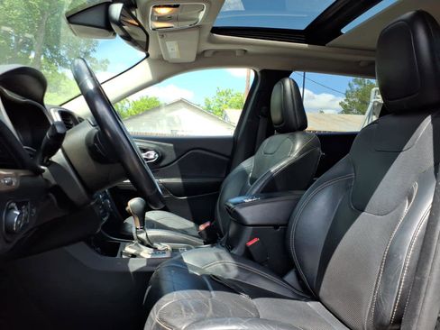 Used 2014 Jeep Cherokee Limited w/ Technology Group FWD image 19